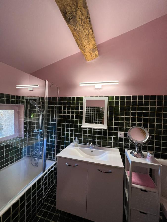 Charmant Appartement Independant Au Sein D'Un Mas Provencal أوبس المظهر الخارجي الصورة