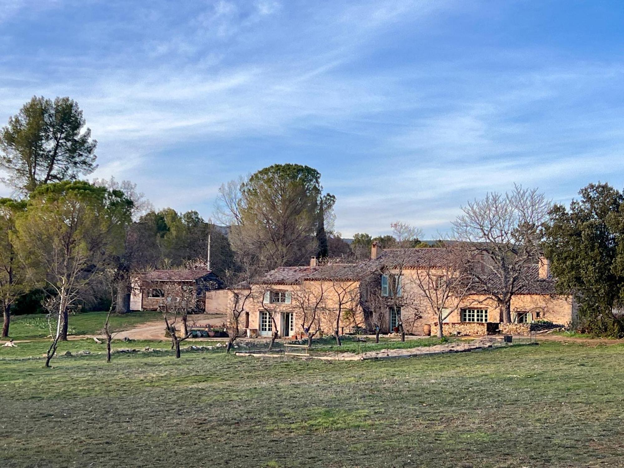 Charmant Appartement Independant Au Sein D'Un Mas Provencal أوبس المظهر الخارجي الصورة